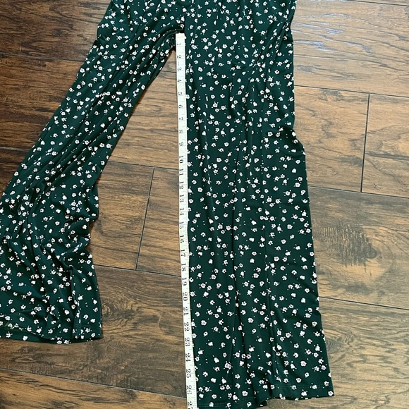 New without tags, green floral Kaileigh jumpsuits - Picture 4 of 6